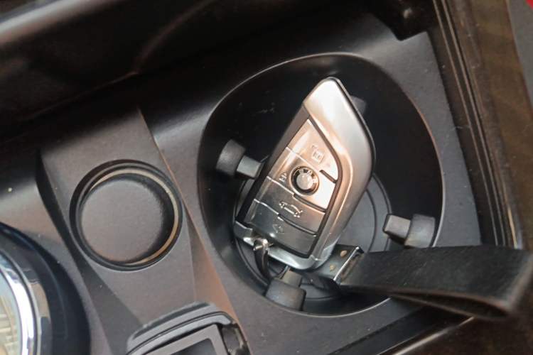 Used BMW 5 Series 2014 528Li Leading Model Vehicle Key