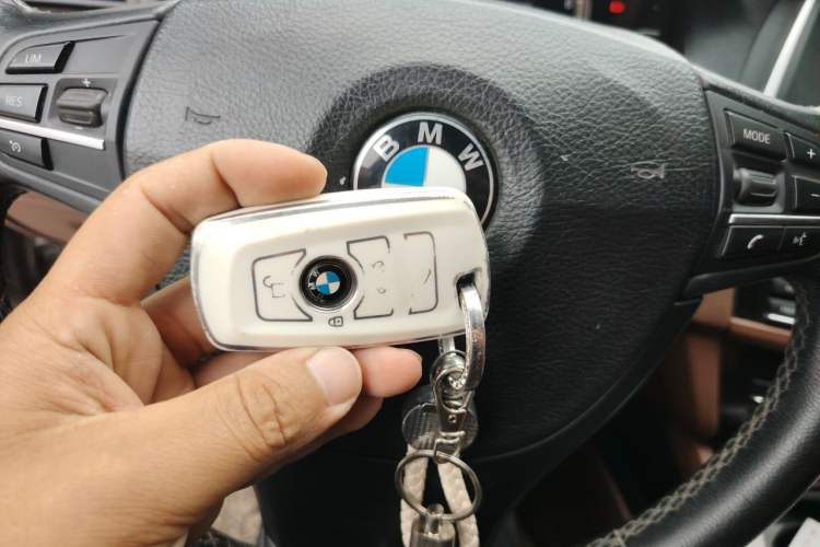 Used BMW 5 Series 2014 525Li Leading Model Vehicle Key