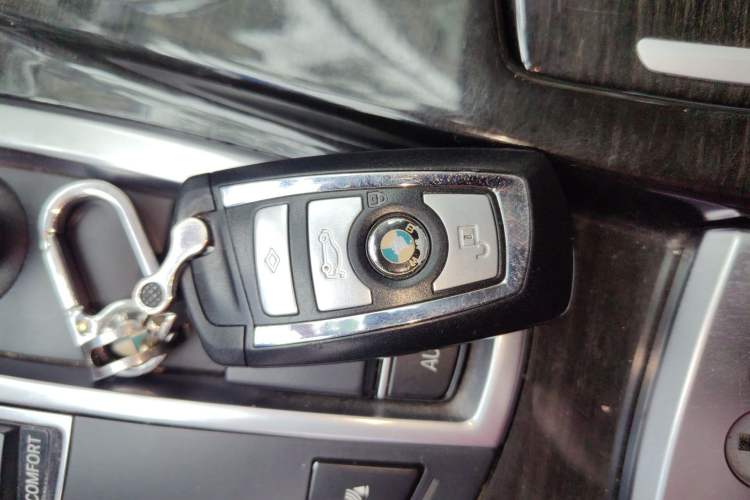 Used BMW 5 Series 2014 525Li Luxury Design Package Vehicle Key