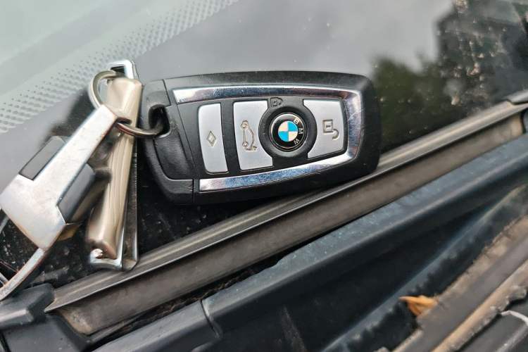 Used BMW 5 Series 2014 525Li Luxury Design Package Vehicle Key