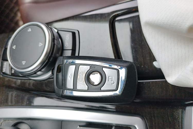 Used BMW 5 Series 2014 525Li Luxury Design Package Vehicle Key