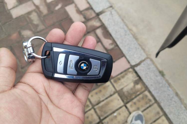 Used BMW 5 Series 2014 525Li Luxury Design Package Vehicle Key