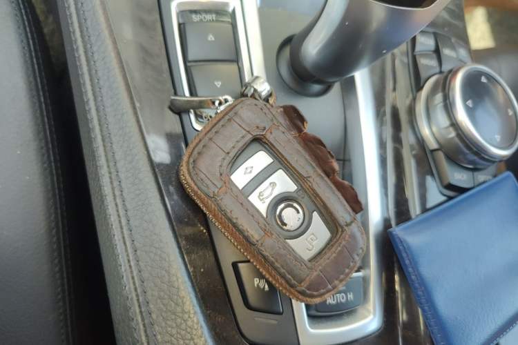 Used BMW 5 Series 2014 528Li Leading Model Vehicle Key