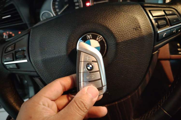 Used BMW 5 Series 2014 520Li Elegant Model Vehicle Key