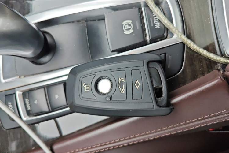 Used BMW 5 Series 2014 525Li Luxury Design Package Vehicle Key