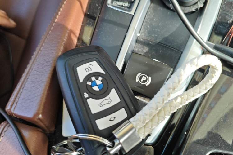Used BMW 5 Series 2014 520Li Elegant Model Vehicle Key