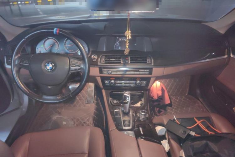 Used BMW 5 Series 2014 525Li Leading Model Center Console