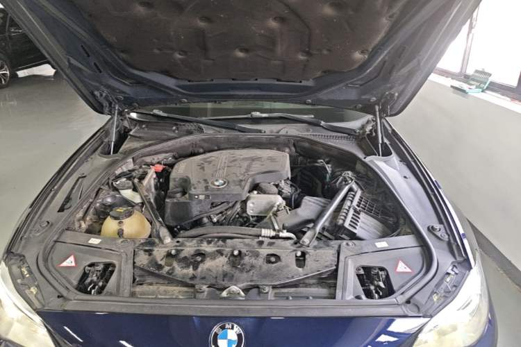 Used BMW 5 Series 2014 520i Touring Edition Engine Bay