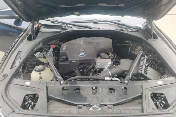 Used BMW 5 Series 2014 520i Touring Edition Engine Bay