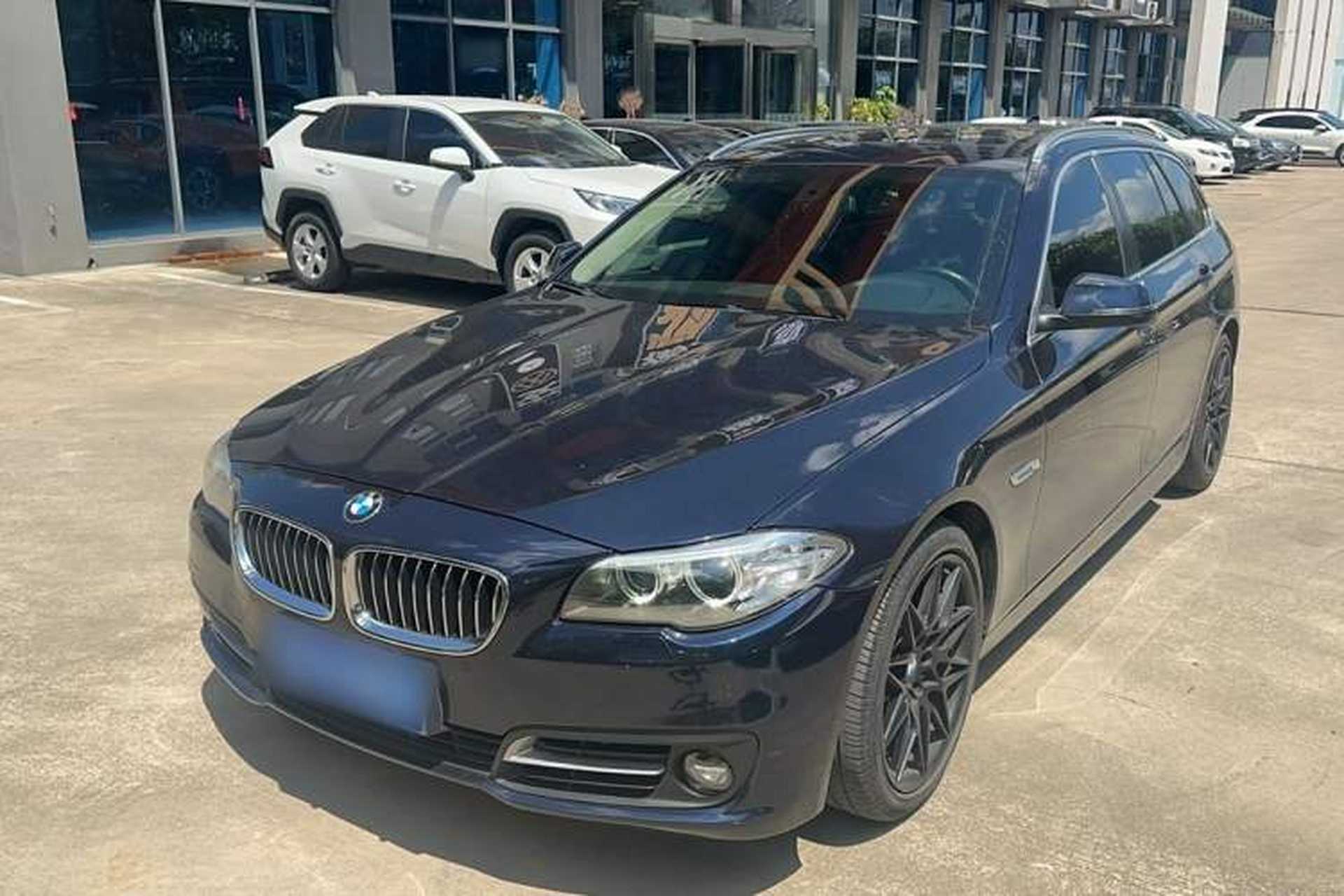 Used BMW 5 Series 2014 520i Touring Edition Front Left 45 Deg