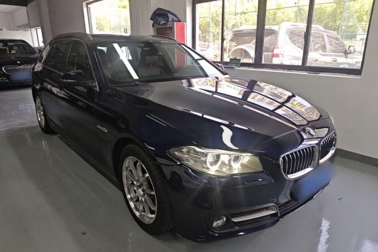 Used BMW 5 Series 2014 520i Touring Edition Front Right 45 Deg