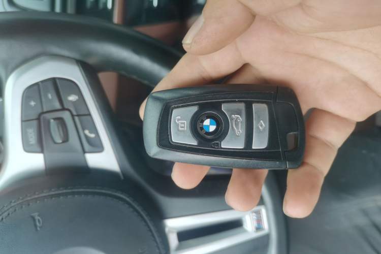 Used BMW 5 Series 2014 520i Touring Edition Interior 1