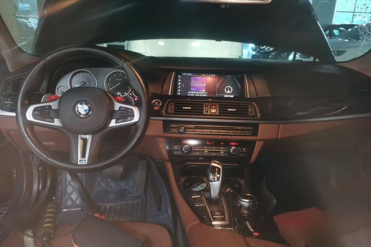 Used BMW 5 Series 2014 520i Touring Edition Interior 2