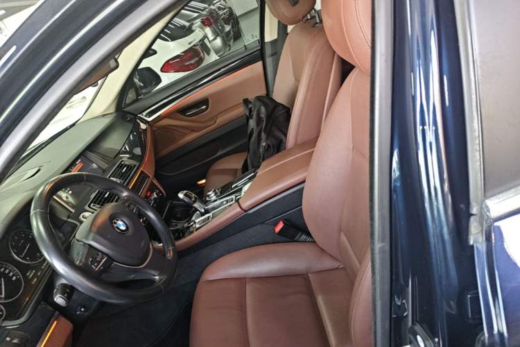 Used BMW 5 Series 2014 520i Touring Edition Left Front Seat