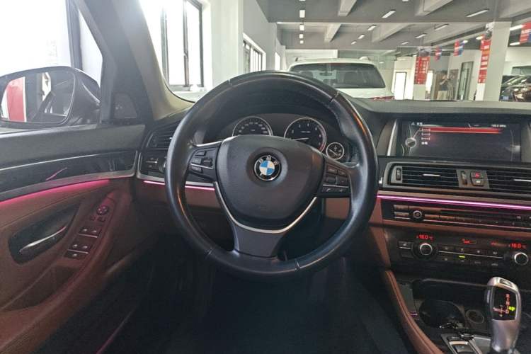 Used BMW 5 Series 2014 520i Touring Edition Steering Wheel