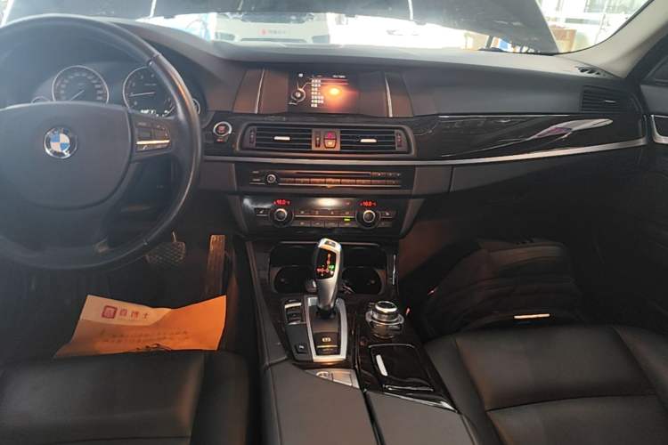 Used BMW 5 Series 2014 525Li Leading Model Audio And AC Panel