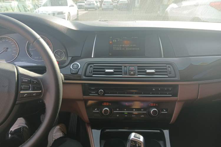 Used BMW 5 Series 2014 525Li Leading Model Audio And AC Panel