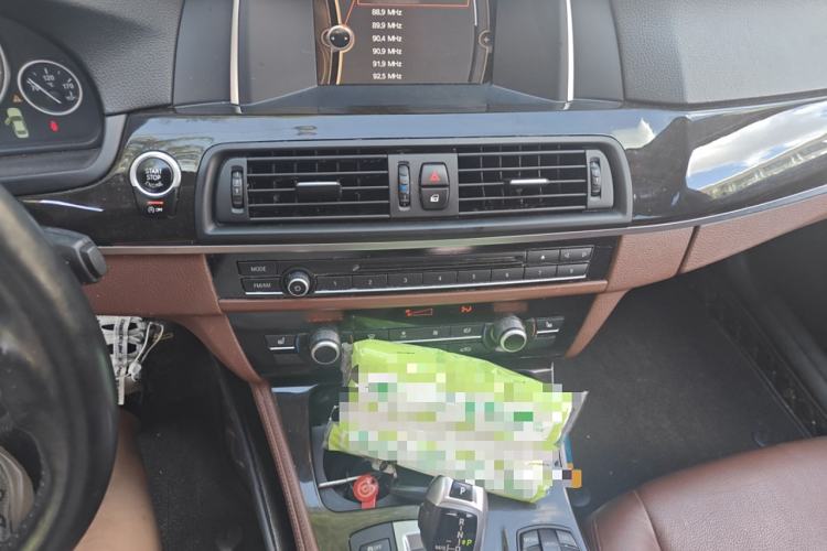 Used BMW 5 Series 2014 525Li Leading Model Audio And AC Panel