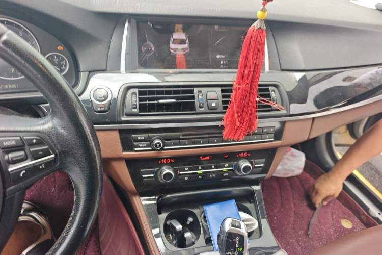 Used BMW 5 Series 2014 520Li Elegant Model Audio And AC Panel