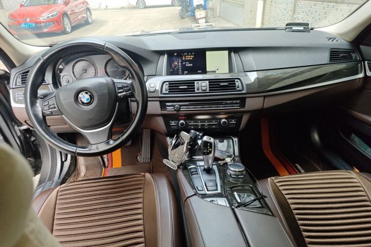 Used BMW 5 Series 2014 525Li Luxury Design Package Center Console