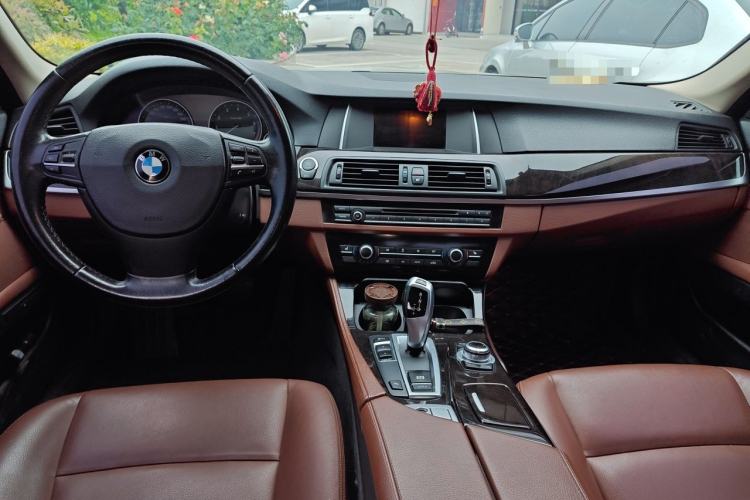 Used BMW 5 Series 2014 525Li Leading Model Center Console