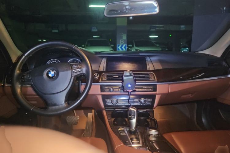Used BMW 5 Series 2014 530Li Leading Model Center Console