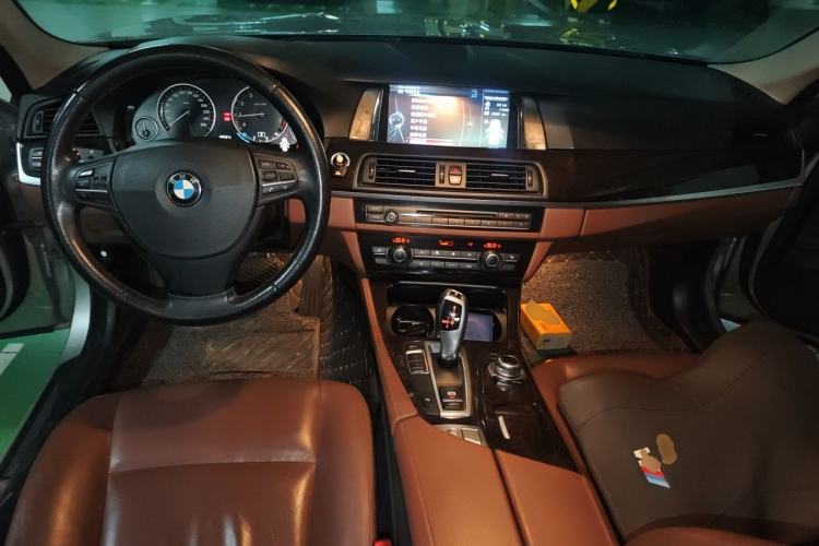 Used BMW 5 Series 2014 525Li Leading Model Center Console