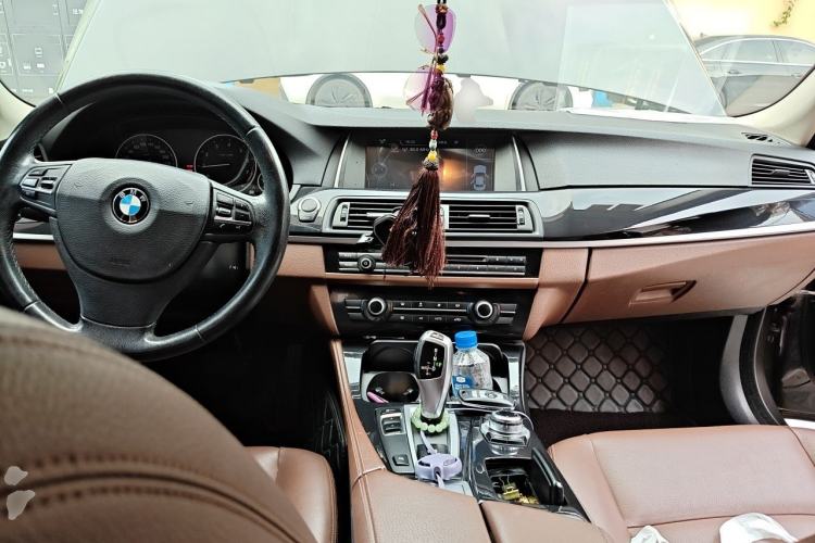 Used BMW 5 Series 2014 520i Elegant Edition Center Console