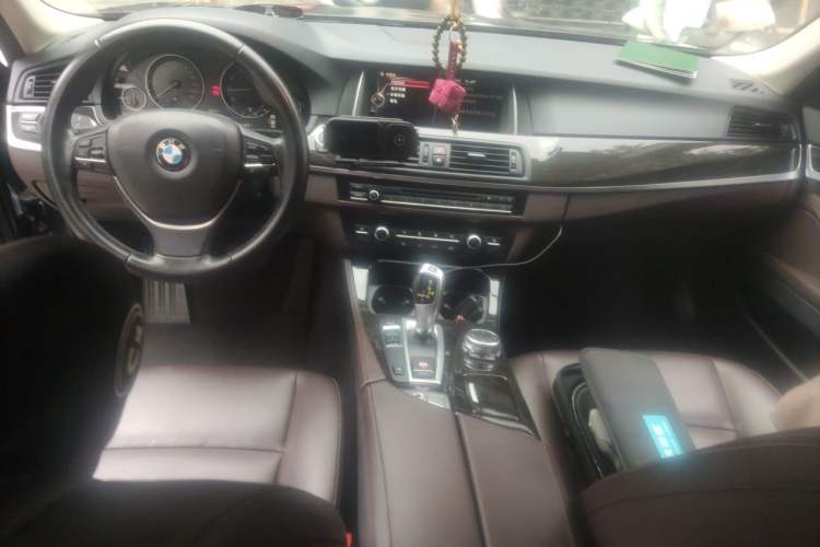 Used BMW 5 Series 2014 525Li Luxury Design Package Center Console