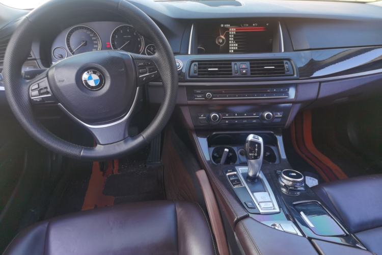 Used BMW 5 Series 2014 525Li Luxury Design Package Center Console