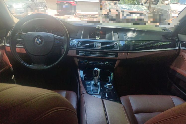 Used BMW 5 Series 2014 520Li Elegant Model Center Console