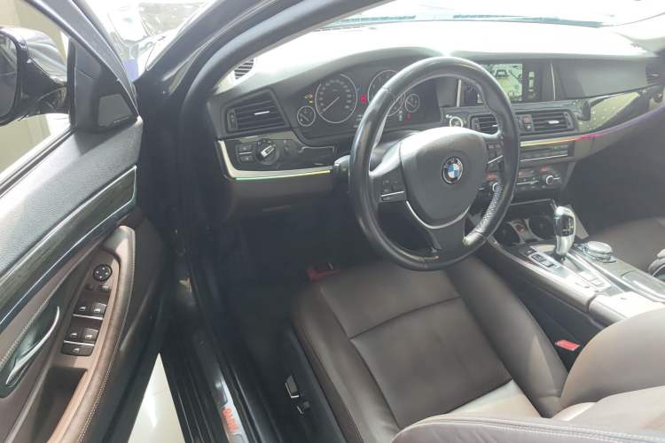Used BMW 5 Series 2014 525Li Luxury Design Package Driver Seat