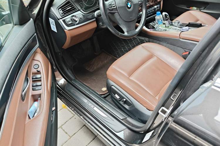 Used BMW 5 Series 2014 520i Elegant Edition Driver Seat