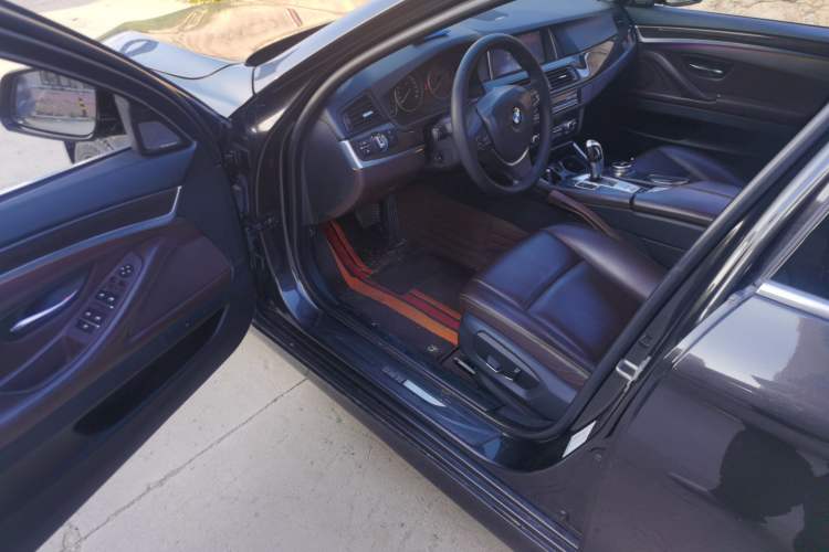Used BMW 5 Series 2014 525Li Luxury Design Package Driver Seat