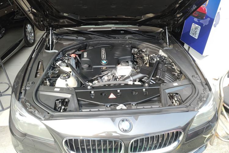 Used BMW 5 Series 2014 525Li Luxury Design Package Engine Bay