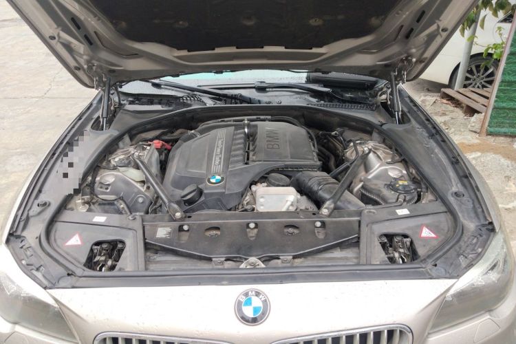 Used BMW 5 Series 2014 535Li Leading Model Engine Bay