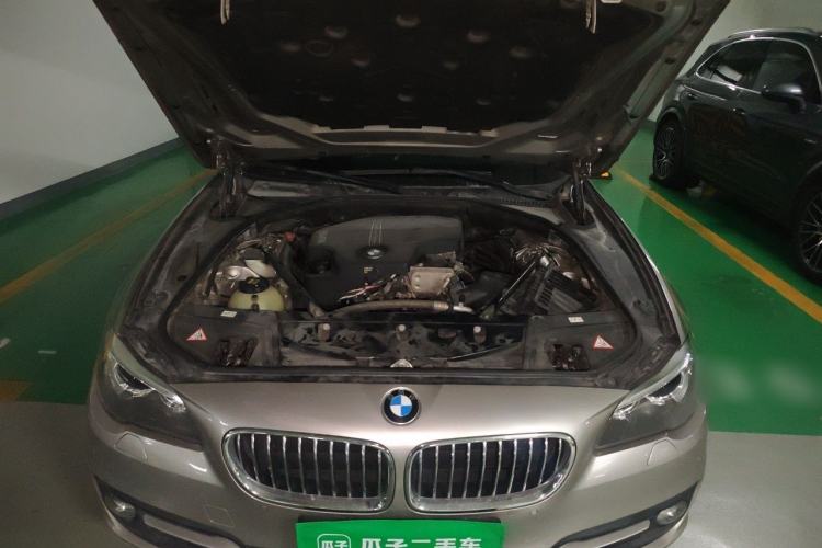 Used BMW 5 Series 2014 525Li Leading Model Engine Bay