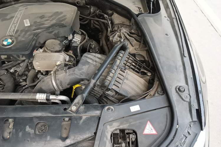 Used BMW 5 Series 2014 525Li Luxury Design Package Engine Bay Left