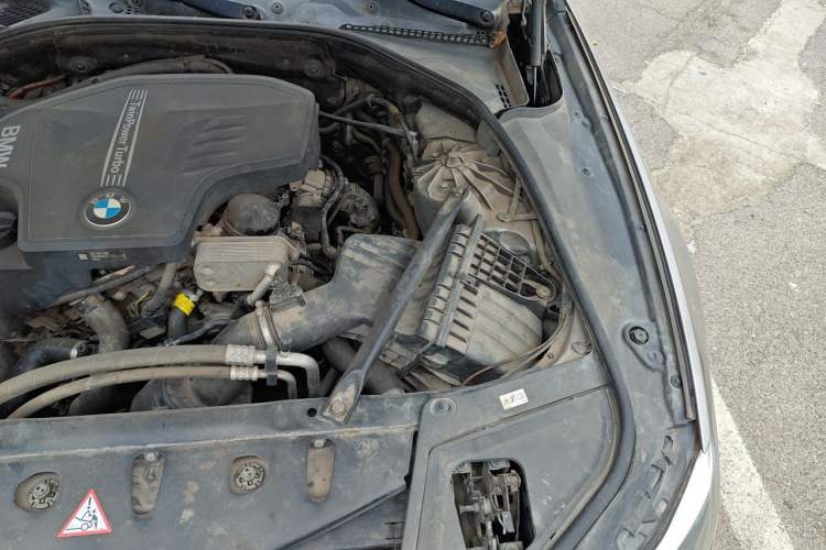 Used BMW 5 Series 2014 525Li Leading Model Engine Bay Left