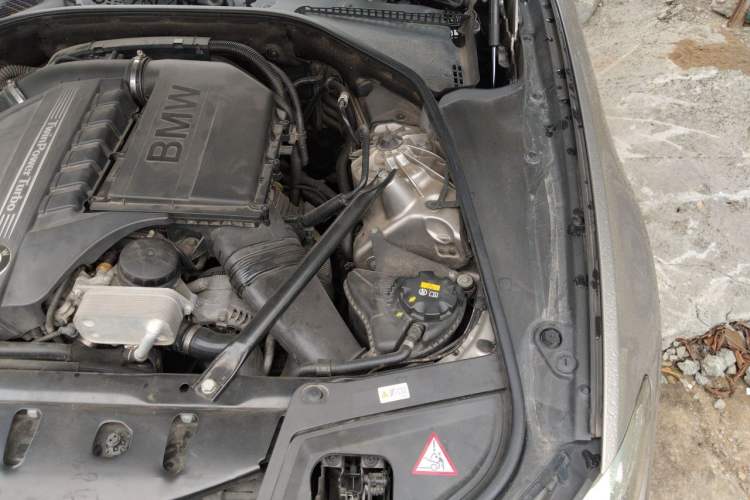 Used BMW 5 Series 2014 535Li Leading Model Engine Bay Left