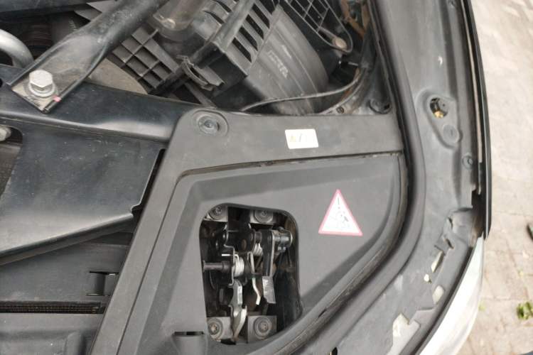 Used BMW 5 Series 2014 520i Touring Edition Engine Bay Left