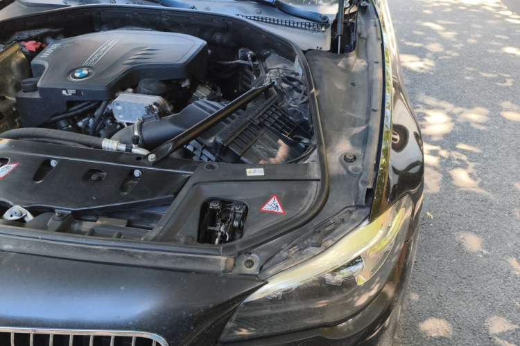 Used BMW 5 Series 2014 525Li Luxury Design Package Engine Bay Left