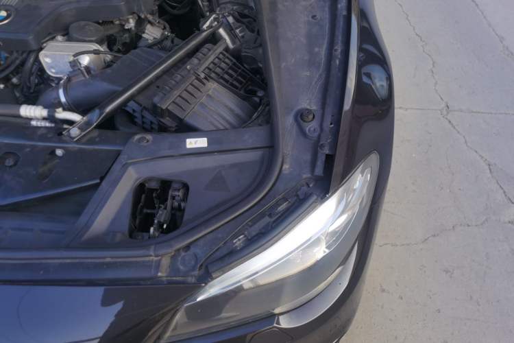 Used BMW 5 Series 2014 525Li Luxury Design Package Engine Bay Left