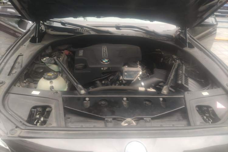 Used BMW 5 Series 2014 525Li Luxury Design Package Engine Bay