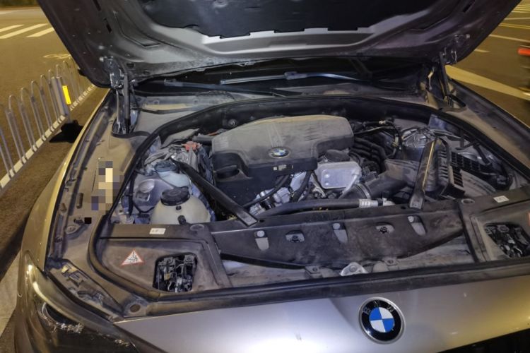 Used BMW 5 Series 2014 520Li Elegant Model Engine Bay Right