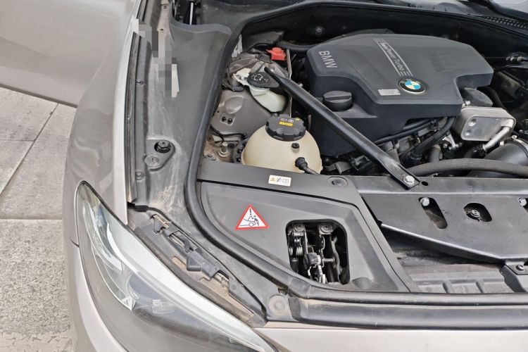 Used BMW 5 Series 2014 520i Elegant Edition Engine Bay Right