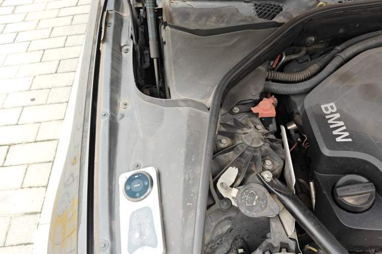 Used BMW 5 Series 2014 520i Elegant Edition Engine Bay Right