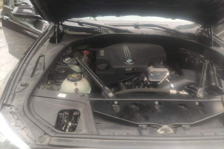 Used BMW 5 Series 2014 525Li Luxury Design Package Engine Bay Right