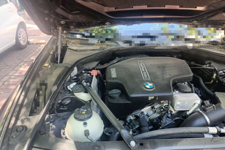 Used BMW 5 Series 2014 520Li Elegant Model Engine Bay Right