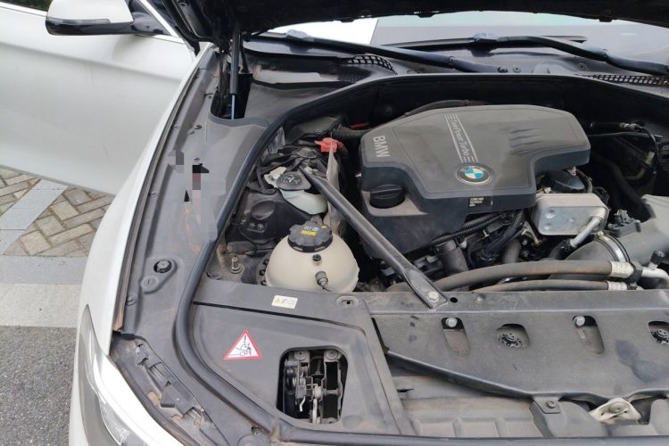 Used BMW 5 Series 2014 525Li Luxury Design Package Engine Bay Right